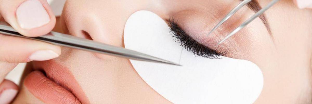 Applicazione ciglia singole con colla semipermanente metodo 1:1: Immagine